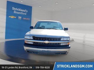 2000 Chevrolet Light Duty C/K1500 Silverado Reg Cab in Brantford, Ontario - 2 - w320h240px