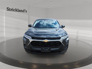 2025 Chevrolet Trax FWD 4dr LS in Brantford, Ontario - 2 - w320h240px