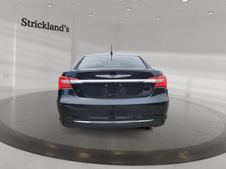 2011 Chrysler 200 LX in Brantford, Ontario - 3 - w320h240px