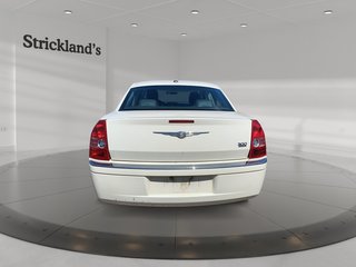 2010 Chrysler 300 Limited Sedan in Brantford, Ontario - 3 - w320h240px