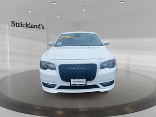 2022 Chrysler 300 Touring L in Brantford, Ontario - 2 - w320h240px