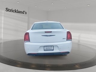 2022 Chrysler 300 Touring L in Brantford, Ontario - 3 - w320h240px