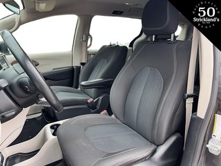 2021  Grand Caravan SXT in Brantford, Ontario - 6 - w320h240px