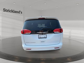 2022 Chrysler Grand Caravan SXT in Brantford, Ontario - 3 - w320h240px