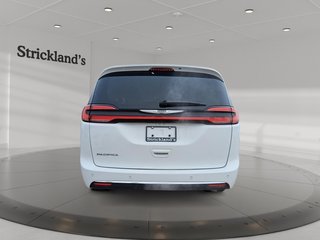 2024 Chrysler Pacifica Touring-L FWD in Brantford, Ontario - 3 - w320h240px