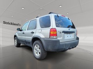 2005 Ford Escape XLT 4Dr 2WD 6CYL in Brantford, Ontario - 4 - w320h240px