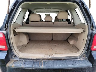2009 Ford Escape XLT 4Dr 2WD 6CYL in Brantford, Ontario - 6 - w320h240px