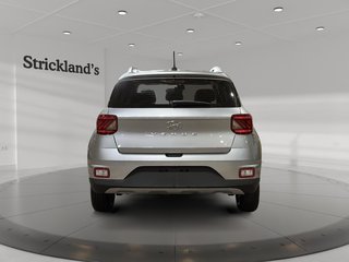 2023 Hyundai Venue FWD Preferred in Brantford, Ontario - 3 - w320h240px