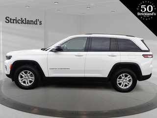 2023 Jeep Grand Cherokee 4X4 Laredo in Stratford, Ontario - 5 - w320h240px