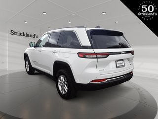 2023 Jeep Grand Cherokee 4X4 Laredo in Stratford, Ontario - 4 - w320h240px