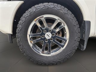 2014 Nissan Titan Crew Cab SV 4X4 SWB in Stratford, Ontario - 6 - w320h240px