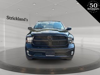 2022  RAM 1500 Classic Crew Cab 4x4 (DS) SLT (140.5 WB 5'7 Box) SWB in Brantford, Ontario - 2 - w320h240px