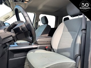 2022  RAM 1500 Classic Crew Cab 4x4 (DS) ST (140.5 WB 5'7 Box) SWB in Brantford, Ontario - 6 - w320h240px