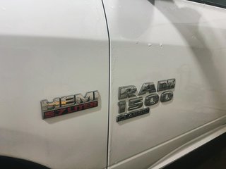 2023 Ram RAM 1500 Classic Crew Cab 4x4 (DS) SLT (140.5 WB 5'7 Box) SWB in Brantford, Ontario - 6 - w320h240px