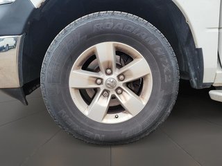 2017 Ram RAM 1500 Crew Cab 4x4 ST (140.5 WB - 5.7 Box) in Brantford, Ontario - 6 - w320h240px