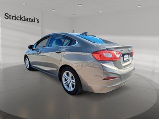 2017 Chevrolet Cruze LT SIGNATURE in Stratford, Ontario - 4 - w320h240px