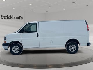 2020 Chevrolet Express 2500 135 WB Van in Stratford, Ontario - 5 - w320h240px