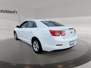 2016 Chevrolet Malibu 1LT Sedan in Stratford, Ontario - 4 - w320h240px