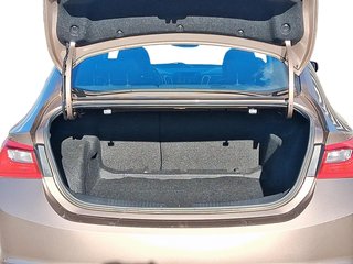 2018 Chevrolet Malibu LT in Stratford, Ontario - 6 - w320h240px