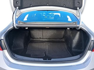 2020 Chevrolet Malibu LS in Stratford, Ontario - 6 - w320h240px