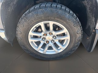 2019 Chevrolet Silverado 1500 4X4 LT SHORT BOX Truck in Stratford, Ontario - 6 - w320h240px