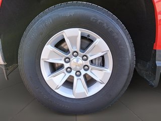 2023 Chevrolet Silverado 1500 CREW CAB 4X4 LT in Stratford, Ontario - 6 - w320h240px