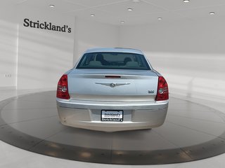2010 Chrysler 300 C 4D SEDAN Sedan in Stratford, Ontario - 3 - w320h240px