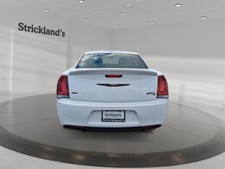 2023 Chrysler 300 S AWD in Stratford, Ontario - 3 - w320h240px