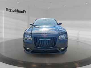 2023 Chrysler 300 TOURING L AWD in Stratford, Ontario - 2 - w320h240px