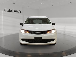 2024 Chrysler Grand Caravan SXT in Stratford, Ontario - 2 - w320h240px
