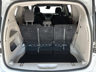 2024 Chrysler Grand Caravan SXT 3ROW in Stratford, Ontario - 6 - w320h240px