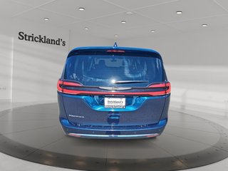 2024 Chrysler Pacifica TOURING L 3ROW in Stratford, Ontario - 3 - w320h240px
