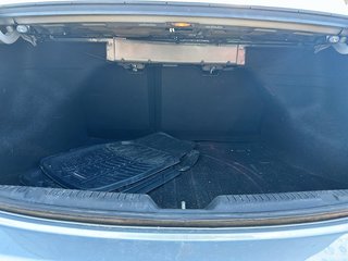 2013 Hyundai Elantra GLS AT Sedan in Stratford, Ontario - 6 - w320h240px