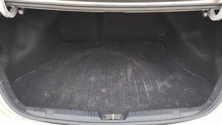 2016 Hyundai Elantra L Sedan in Stratford, Ontario - 6 - w320h240px