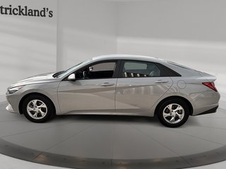 2023 Hyundai Elantra ESSENTIAL in Stratford, Ontario - 5 - w320h240px