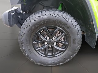 2021 Jeep Gladiator BLACK APPEARANCE PKG in Stratford, Ontario - 6 - w320h240px