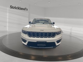 2023 Jeep Grand Cherokee LAREDO 4X4 SUV in Stratford, Ontario - 2 - w320h240px