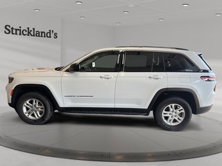 2023 Jeep Grand Cherokee LAREDO 4X4 SUV in Stratford, Ontario - 5 - w320h240px