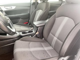 2022 Kia Forte LX Sedan in Stratford, Ontario - 6 - w320h240px