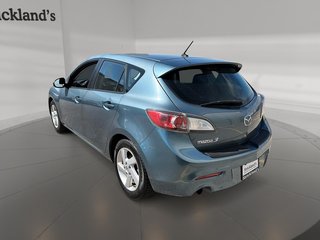 2011 Mazda 3 GX Sedan in Stratford, Ontario - 4 - w320h240px