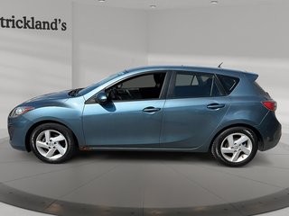 2011 Mazda 3 GX Sedan in Stratford, Ontario - 5 - w320h240px