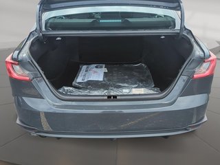 2025 Toyota Camry Hybrid SE Sedan in Stratford, Ontario - 6 - w320h240px