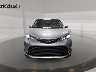 2024 Toyota Sienna Hybrid XLE 3ROW in Stratford, Ontario - 2 - w320h240px