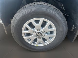 2025 Toyota Tacoma 4X4 Tacoma Double Cab AT in Stratford, Ontario - 6 - w320h240px