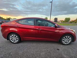 2013 Hyundai Elantra GL in Brossard, Quebec - 5 - w320h240px