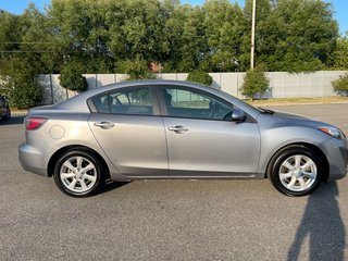 2011 Mazda 3 GX in Brossard, Quebec - 2 - w320h240px