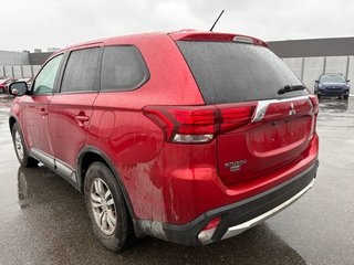 2016 Mitsubishi Outlander ES in Brossard, Quebec - 6 - w320h240px