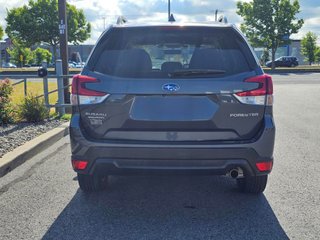 2020 Subaru Forester LIMITED // CUIR , TOIT PANO., CARPLAY, CAMÉRA AVAN in Brossard, Quebec - 4 - w320h240px