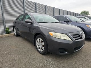2010 Toyota Camry in Brossard, Quebec - 3 - w320h240px