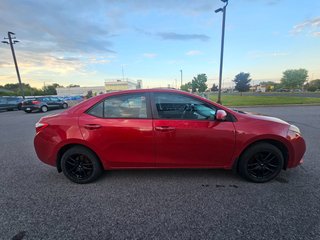 2016 Toyota Corolla LE in Brossard, Quebec - 5 - w320h240px
